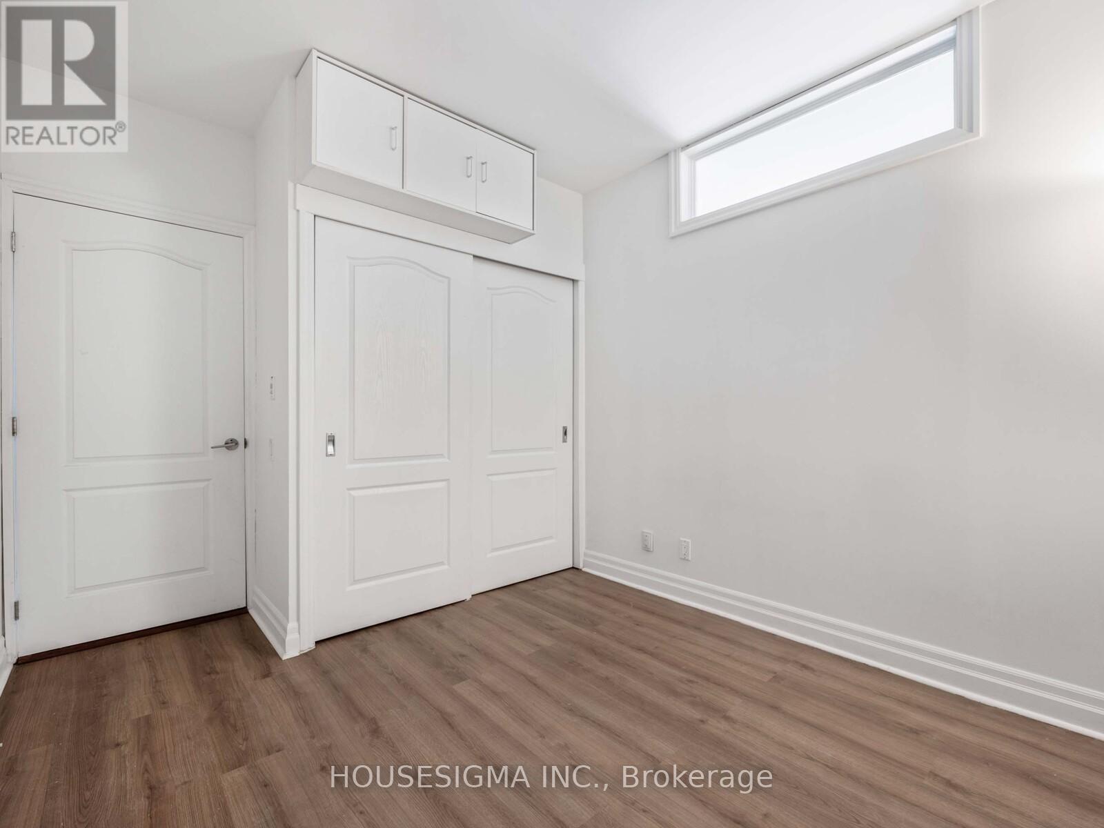 Photo 19 of 313 44 Bond Street W, Oshawa ON