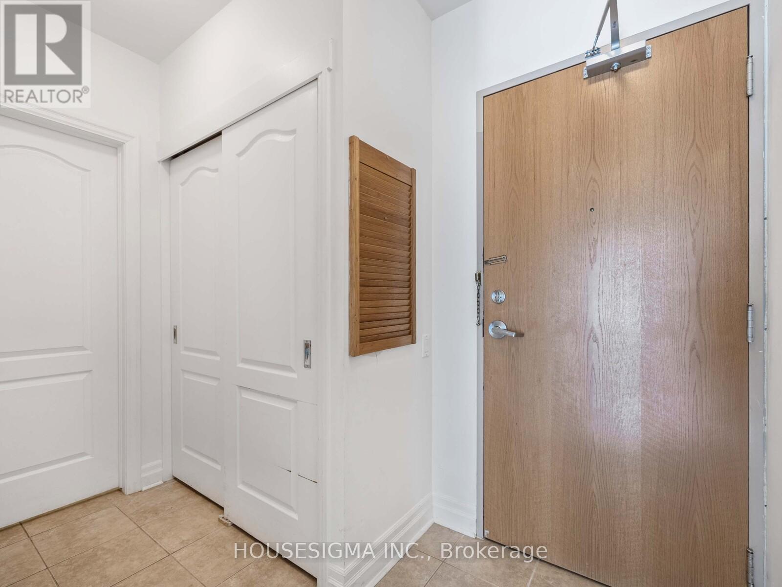 Photo 8 of 313 44 Bond Street W, Oshawa ON