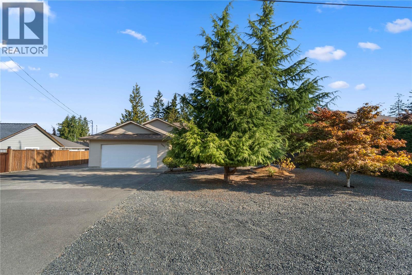 Photo 1 of 1067 Yellowbrick Rd, Parksville BC