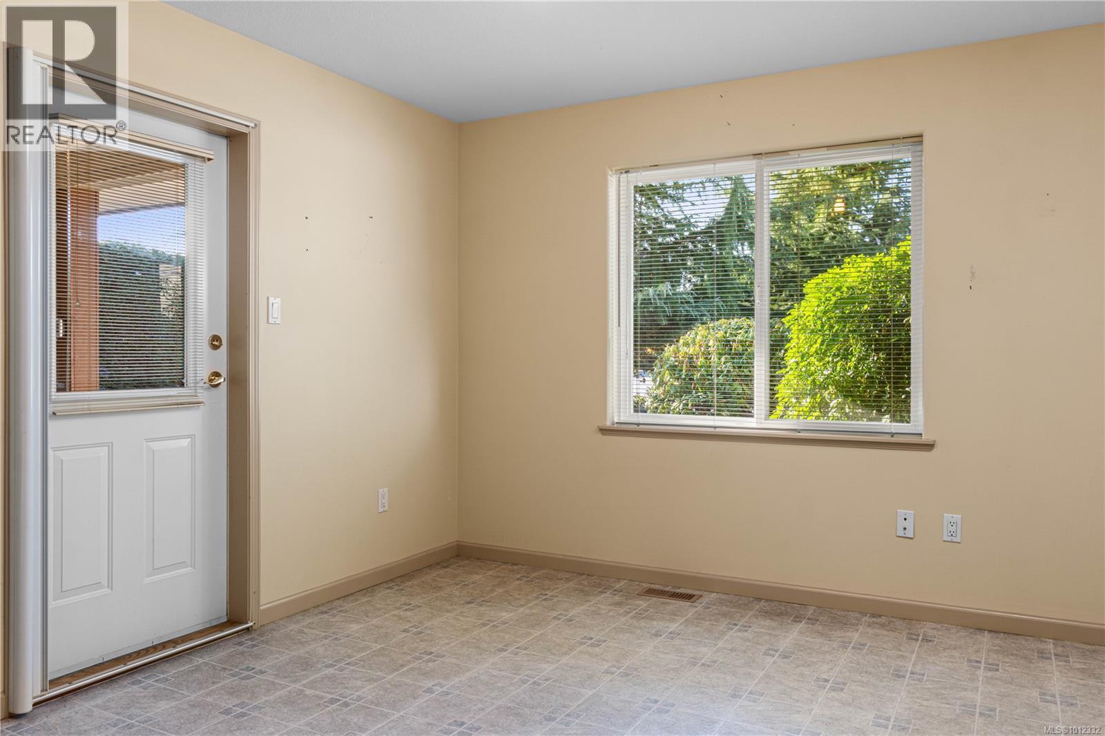 Photo 22 of 1067 Yellowbrick Rd, Parksville BC