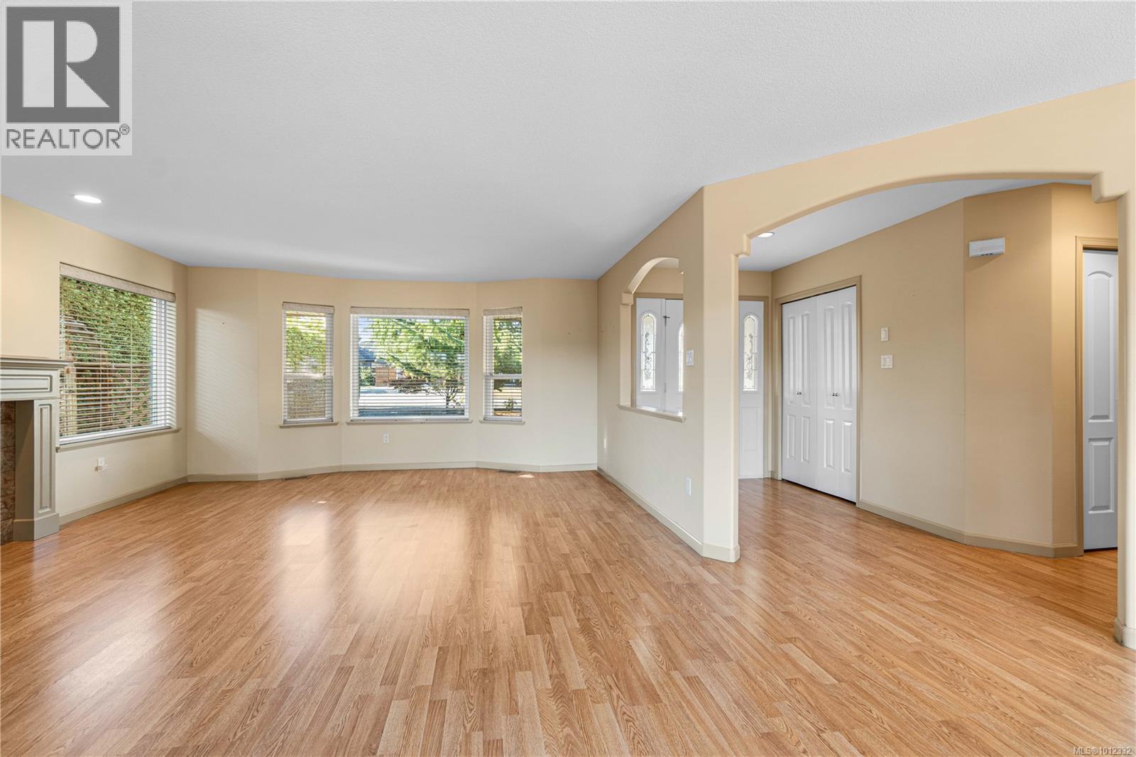 Photo 3 of 1067 Yellowbrick Rd, Parksville BC
