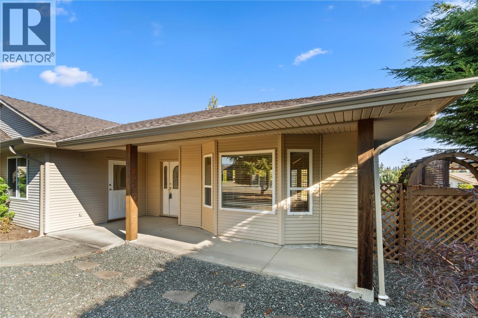 Photo 33 of 1067 Yellowbrick Rd, Parksville BC