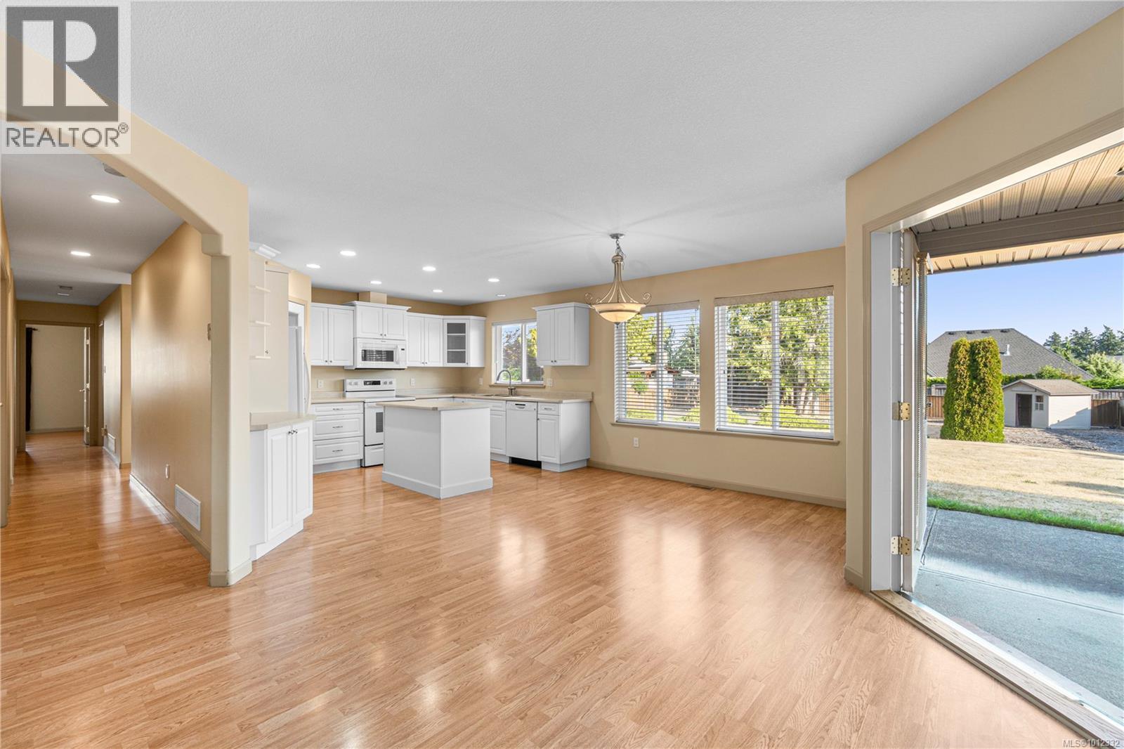 Photo 9 of 1067 Yellowbrick Rd, Parksville BC