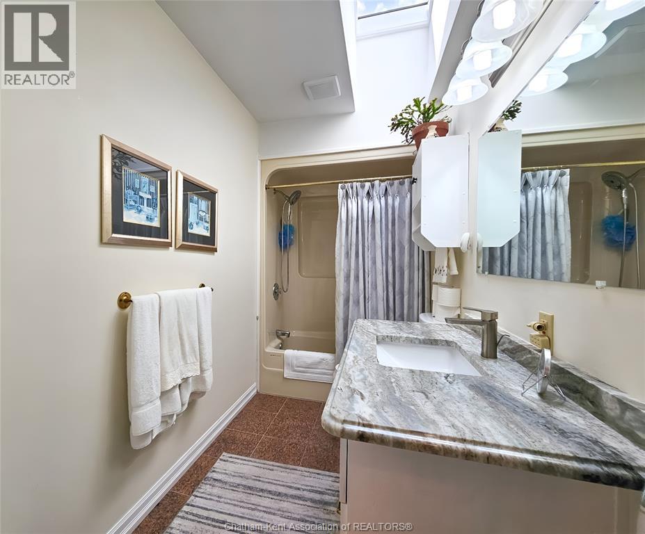 Photo 27 of 8 Lancefield Place, Chatham ON
