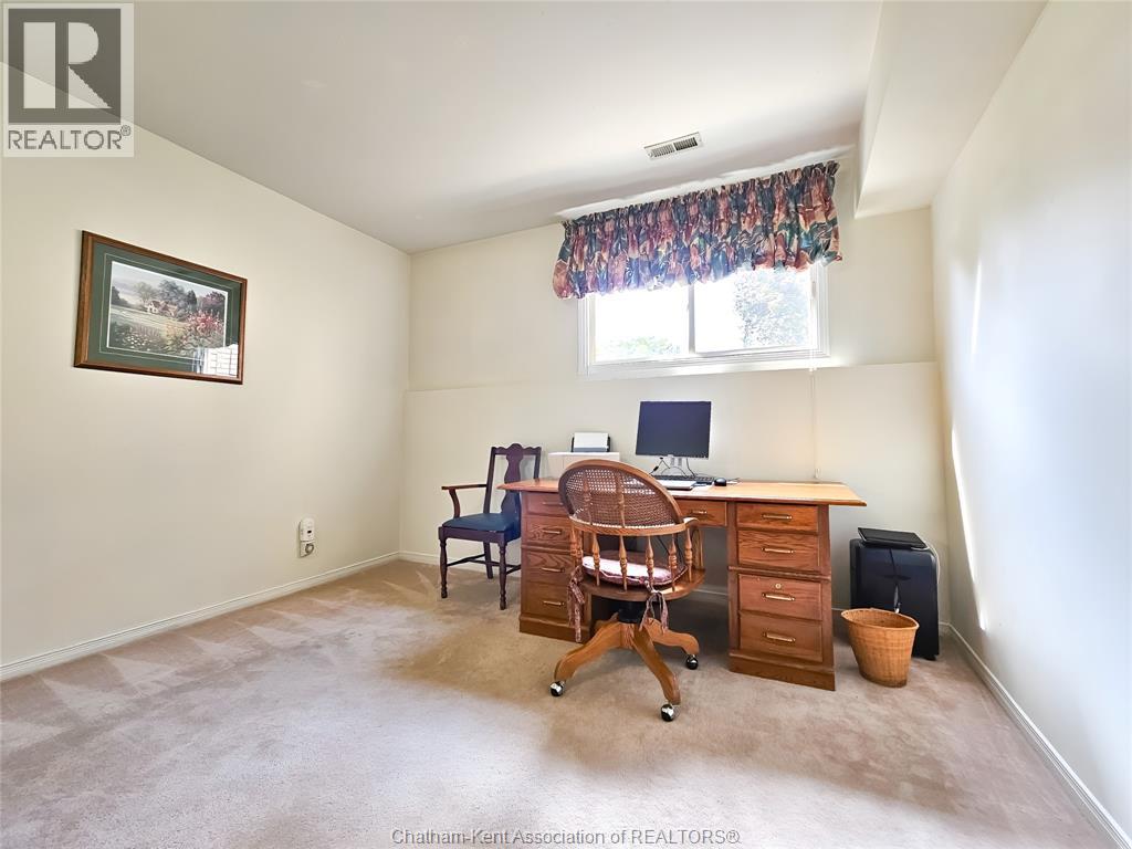 Photo 29 of 8 Lancefield Place, Chatham ON