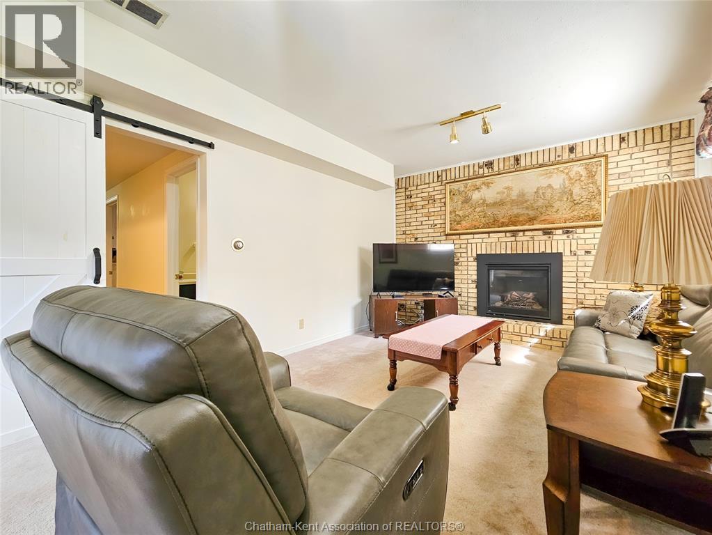 Photo 36 of 8 Lancefield Place, Chatham ON