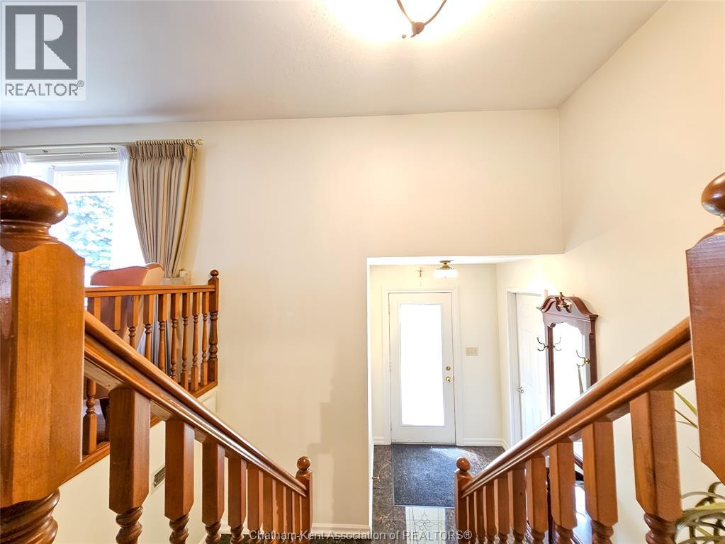 Photo 5 of 8 Lancefield Place, Chatham ON