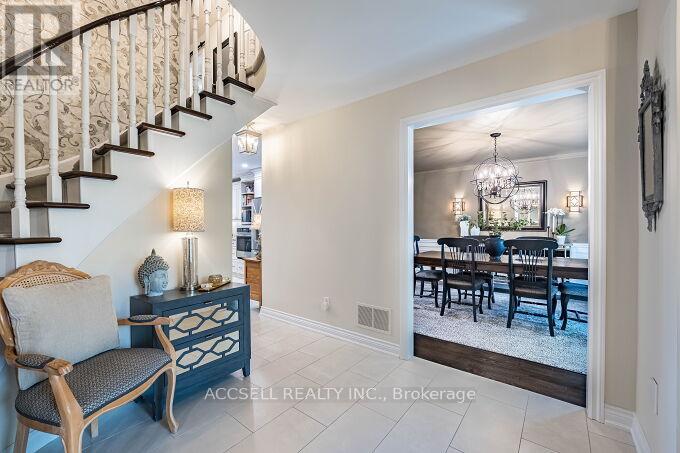 Photo 9 of 6785 Snow Goose Lane, Mississauga ON