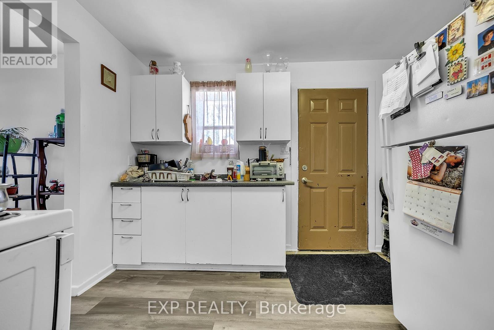 Photo 11 of 147 Victoria Avenue, Belleville ON