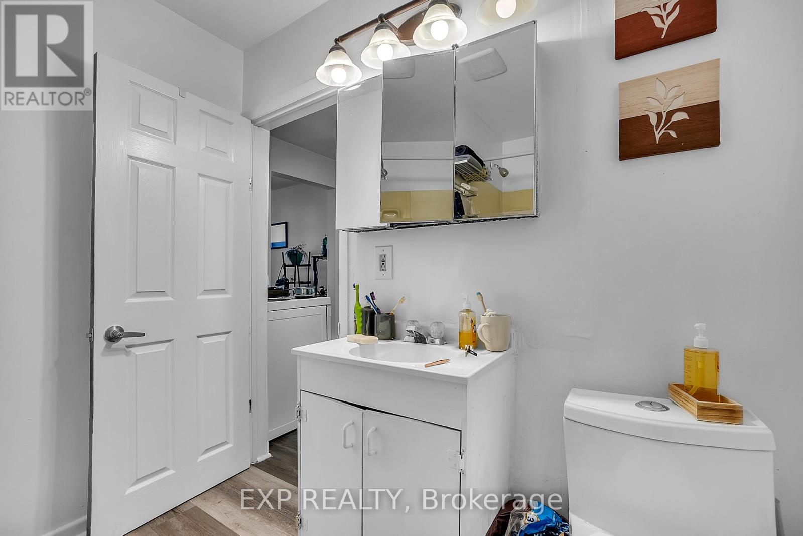 Photo 13 of 147 Victoria Avenue, Belleville ON