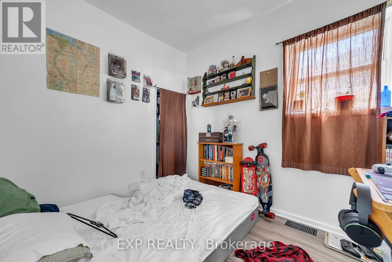 Photo 16 of 147 Victoria Avenue, Belleville ON