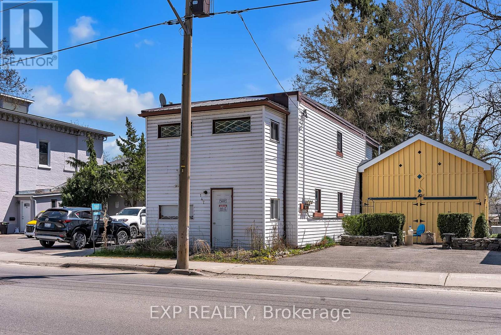 Photo 3 of 147 Victoria Avenue, Belleville ON