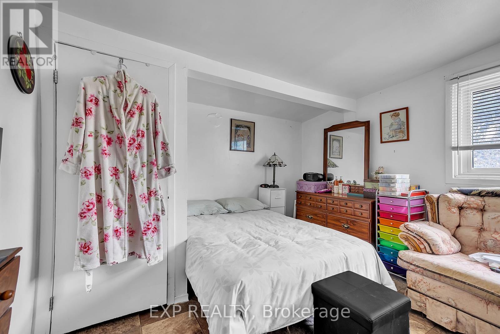 Photo 8 of 147 Victoria Avenue, Belleville ON
