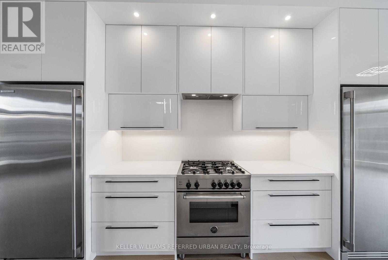 Photo 12 of 147 Lebovic Campus Drive, Vaughan ON