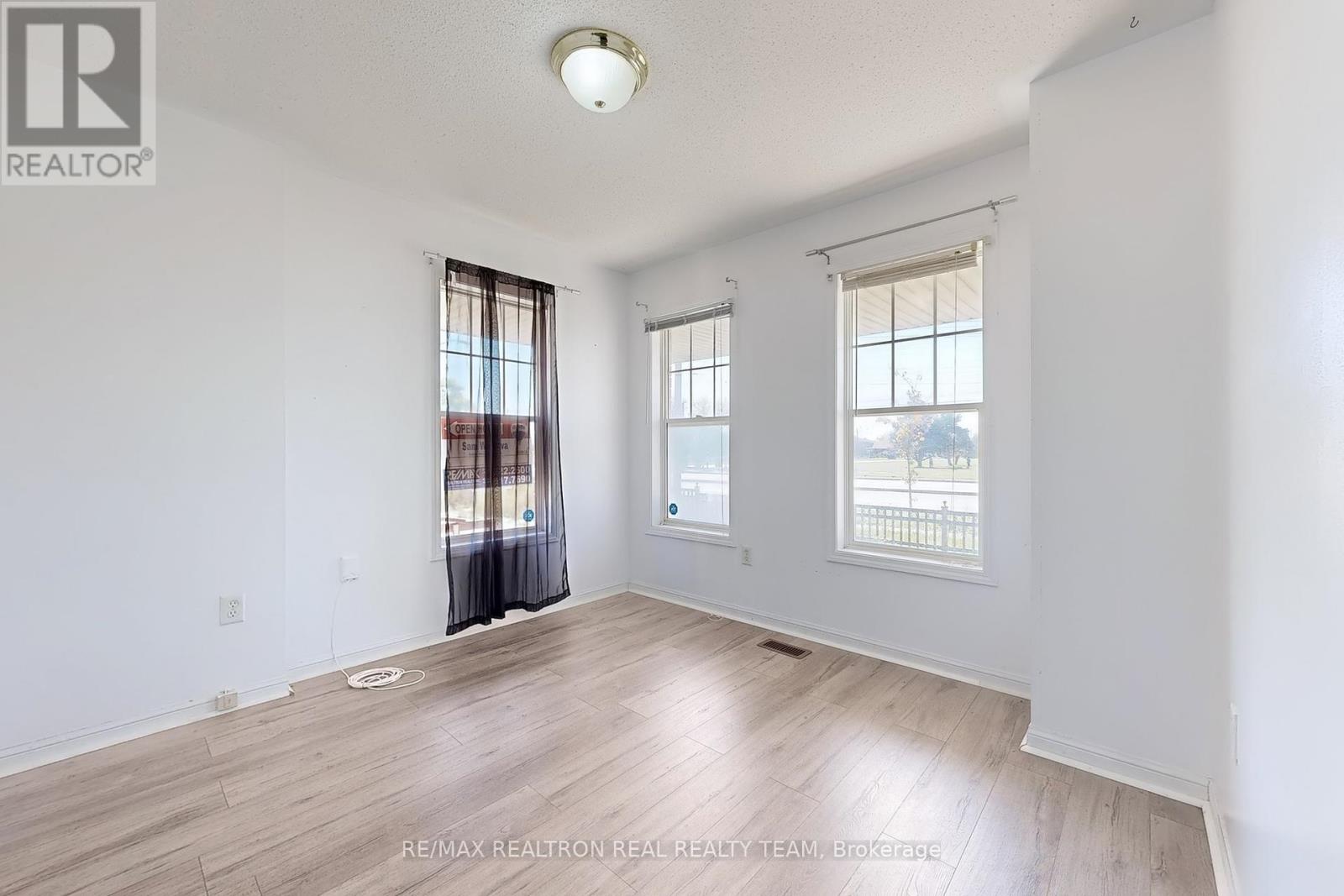 Photo 15 of Unit B 3 8892 Sheppard Avenue E, Toronto ON