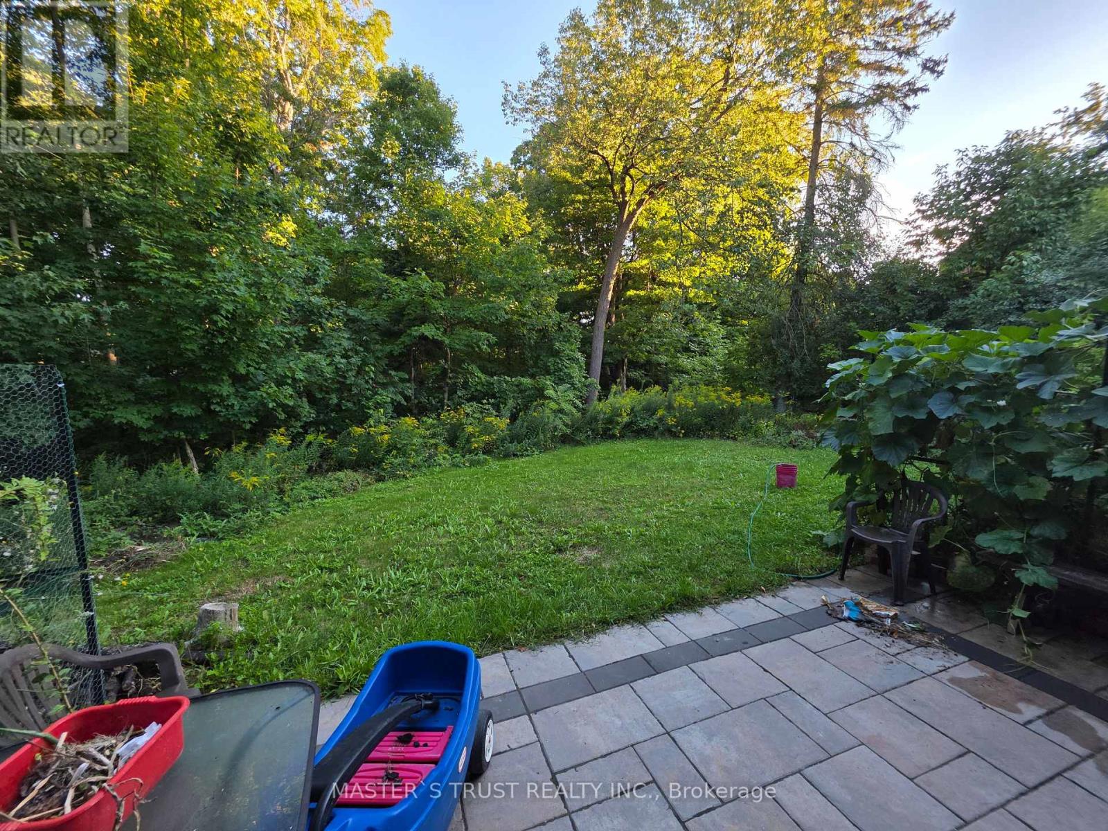 Photo 9 of 2 Craigmont Drive, Toronto ON