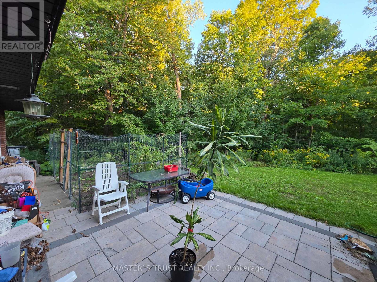 Photo 10 of 2 Craigmont Drive, Toronto ON