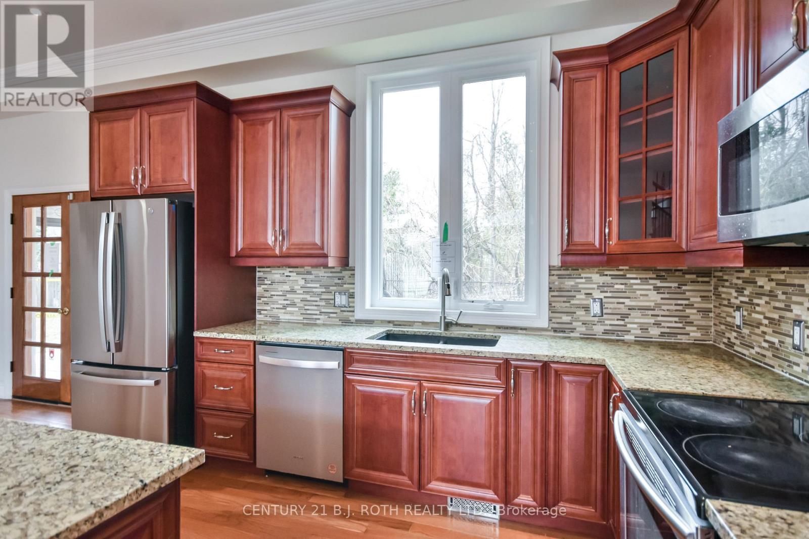 Photo 15 of 16 Gray Lane, Barrie ON