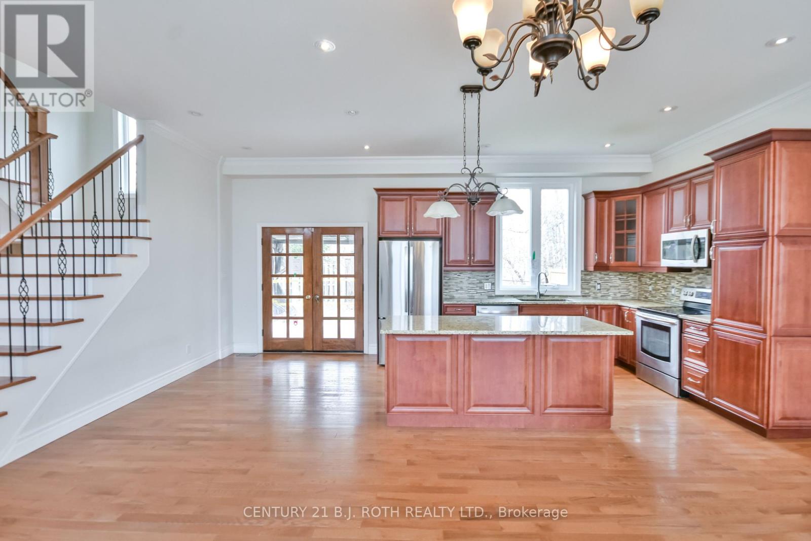 Photo 14 of 16 Gray Lane, Barrie ON