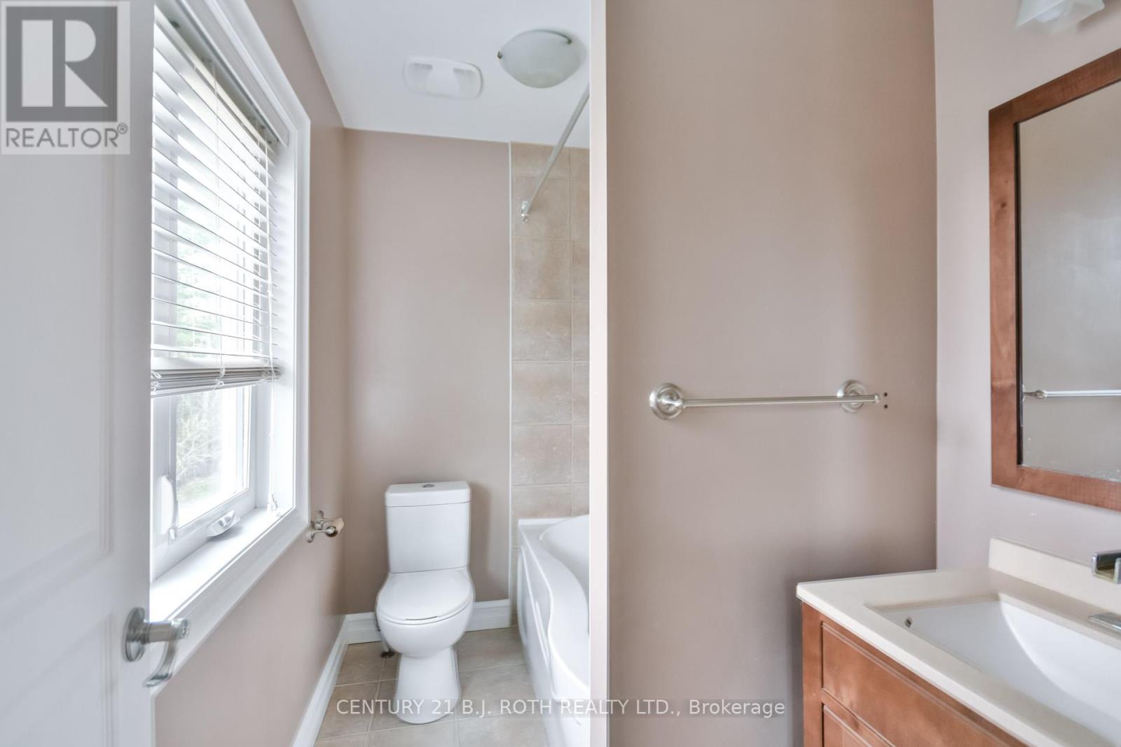 Photo 26 of 16 Gray Lane, Barrie ON
