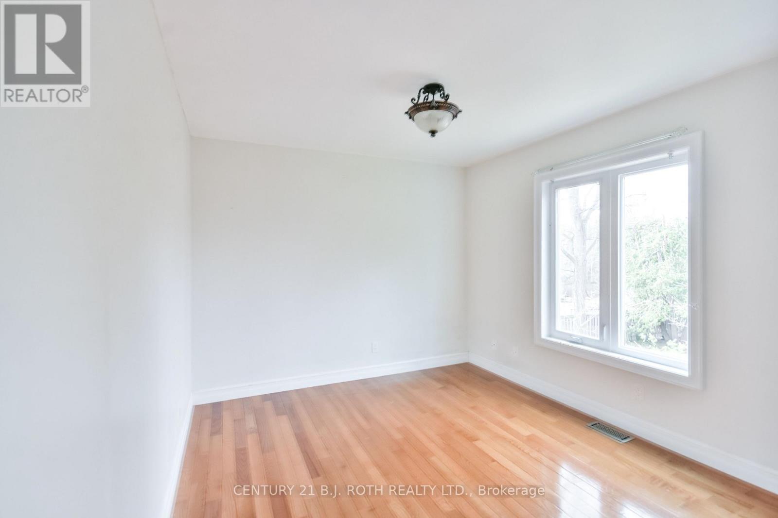 Photo 25 of 16 Gray Lane, Barrie ON