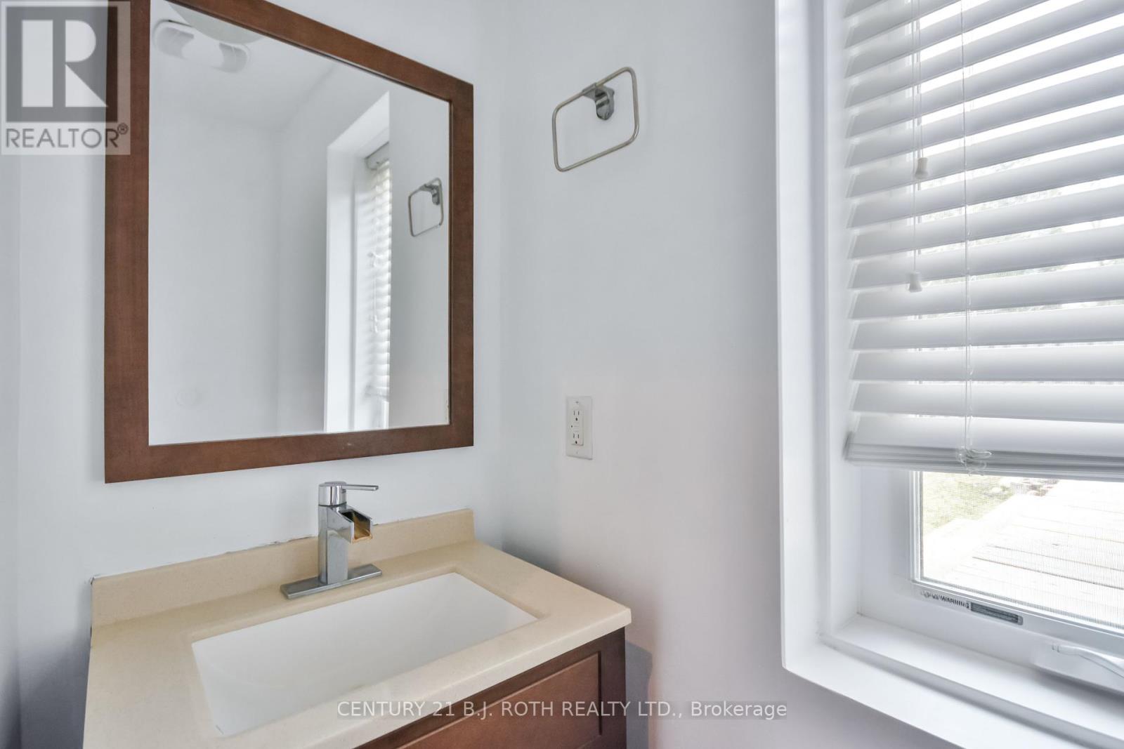 Photo 33 of 16 Gray Lane, Barrie ON