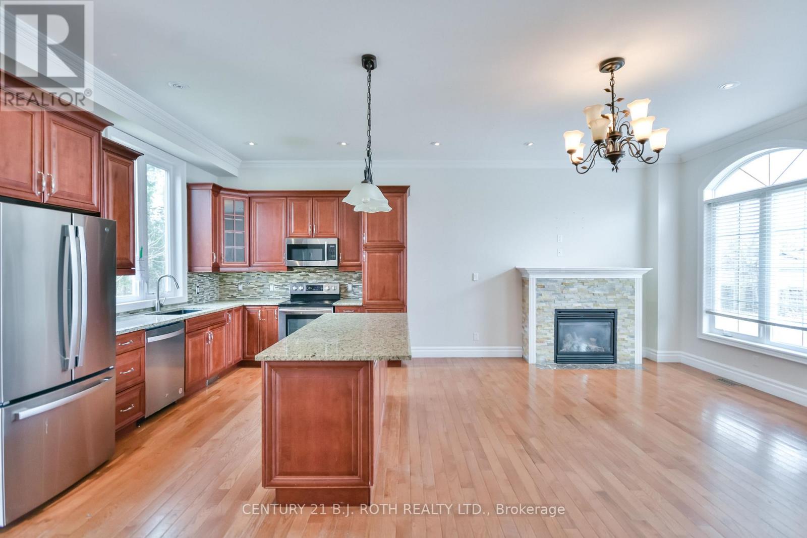 Photo 9 of 16 Gray Lane, Barrie ON