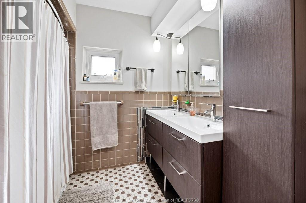 Photo 11 of 1729 Chilver Road, Windsor ON