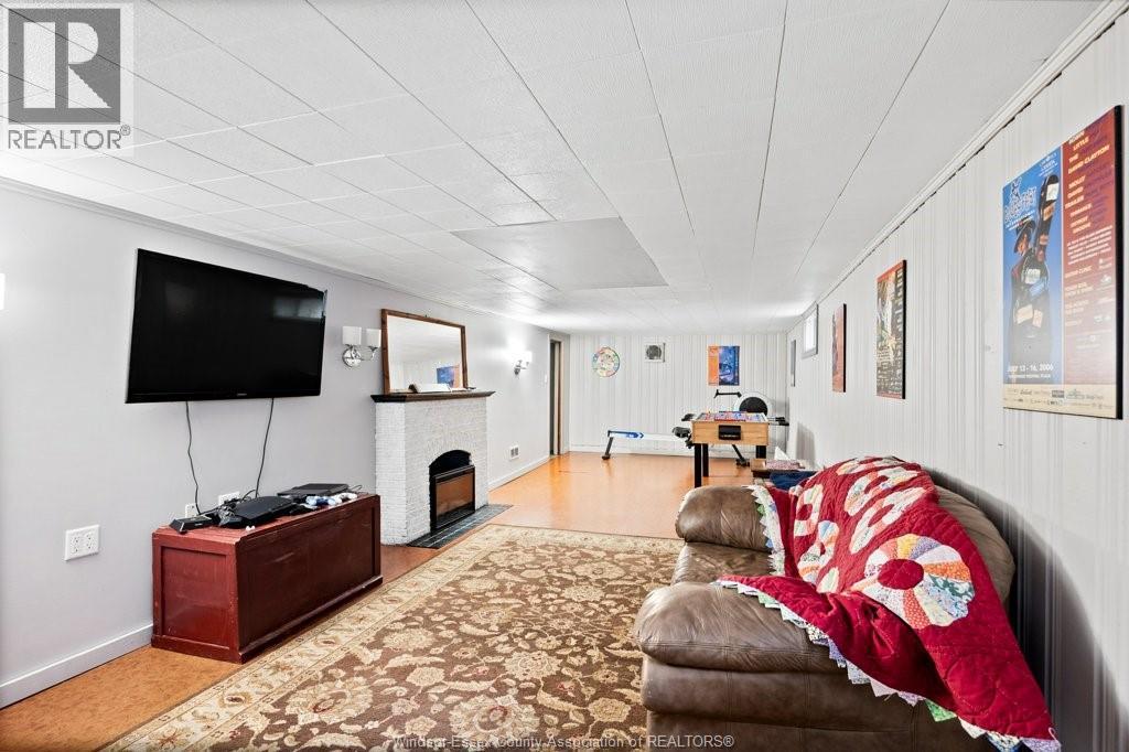 Photo 18 of 1729 Chilver Road, Windsor ON