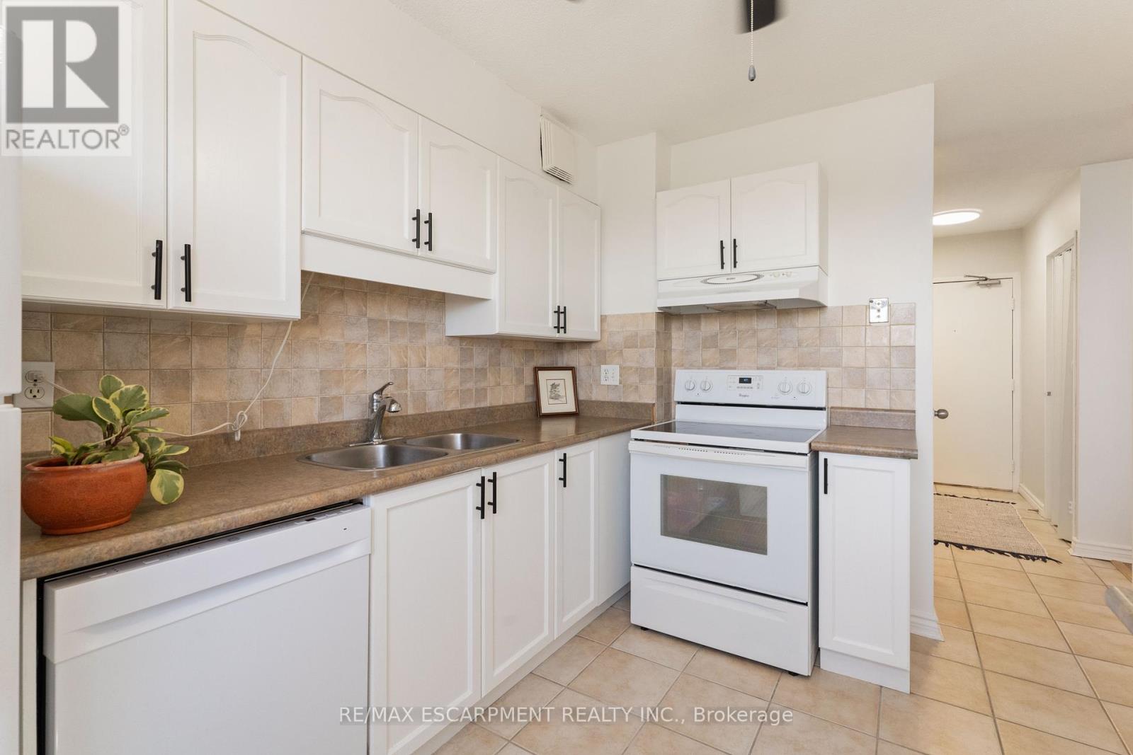 Photo 27 of 1103 700 Dynes Road, Burlington ON