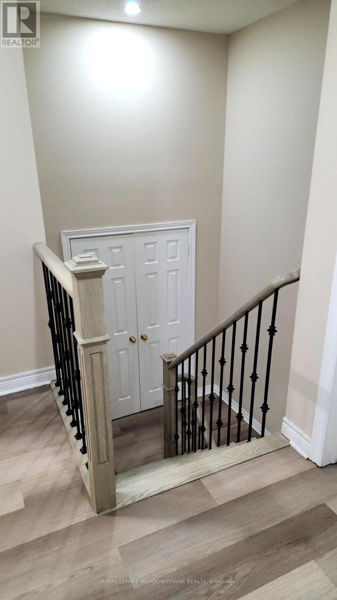 Photo 26 of 43 Devonsleigh Drive, Brampton ON