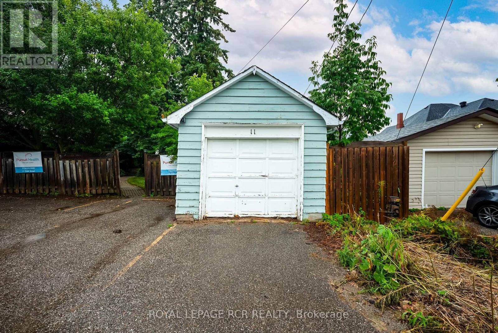 Photo 40 of 11 First Street, Orangeville ON
