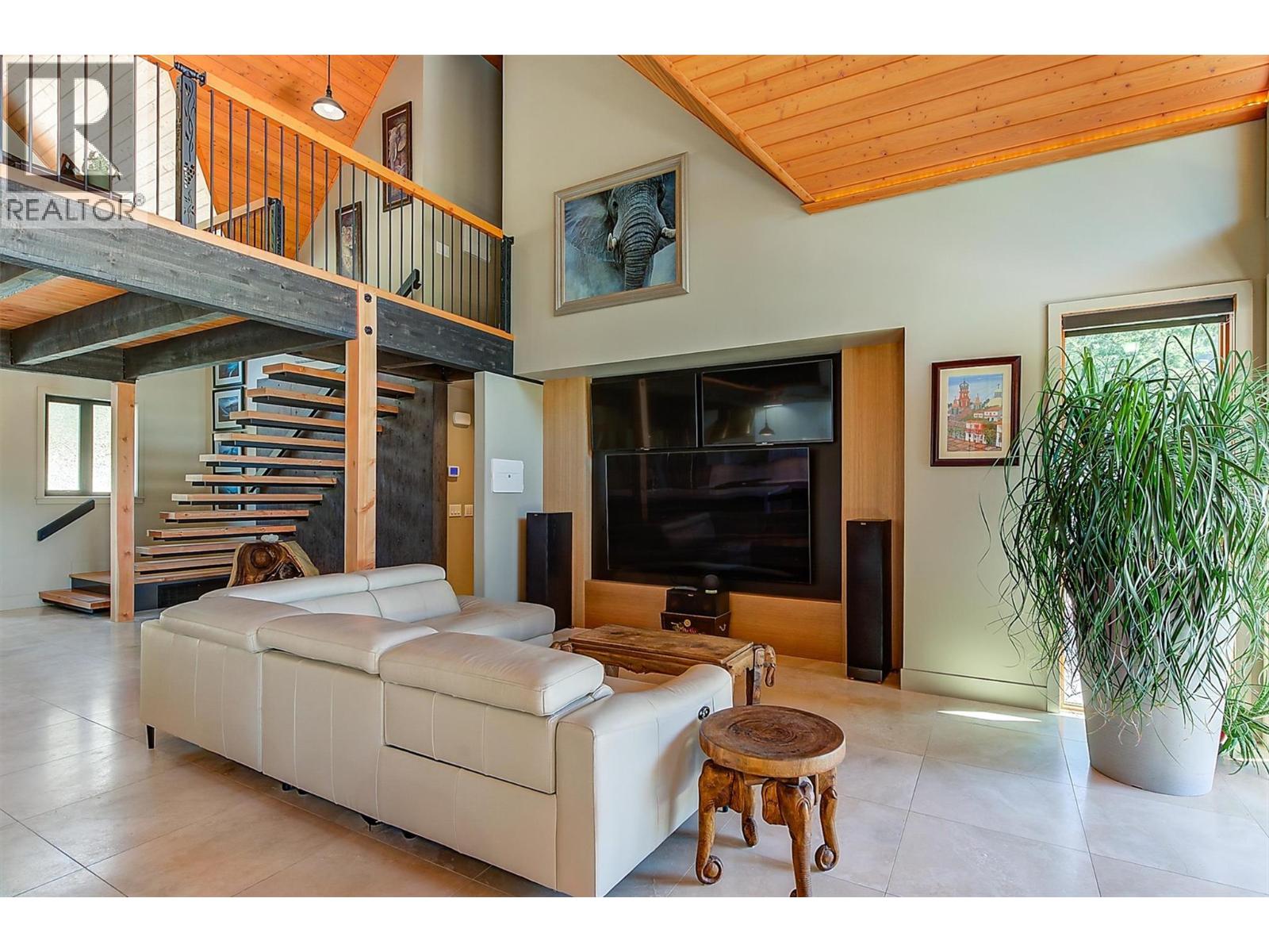  4495 Maxwell Road, Peachland