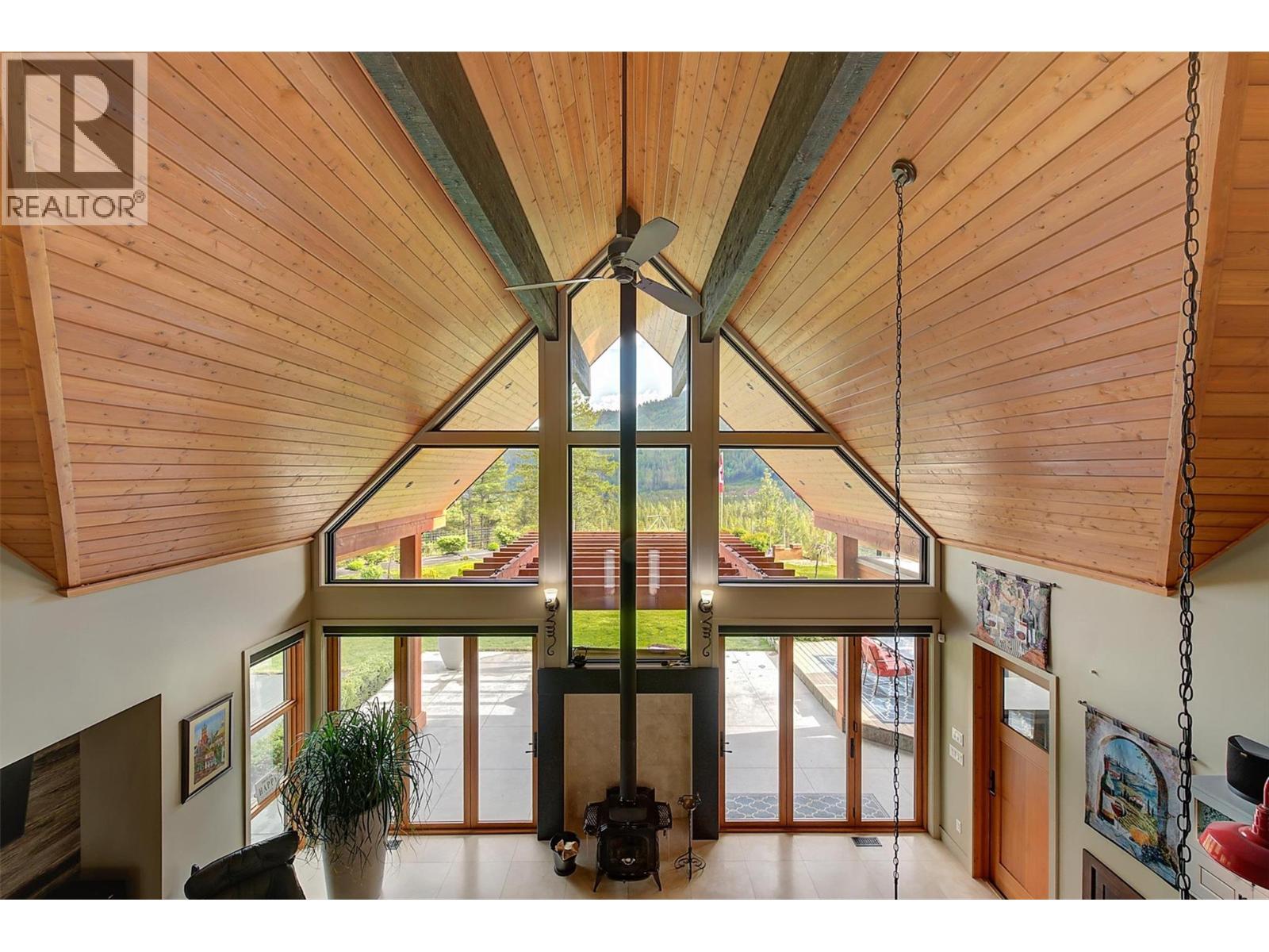  4495 Maxwell Road, Peachland