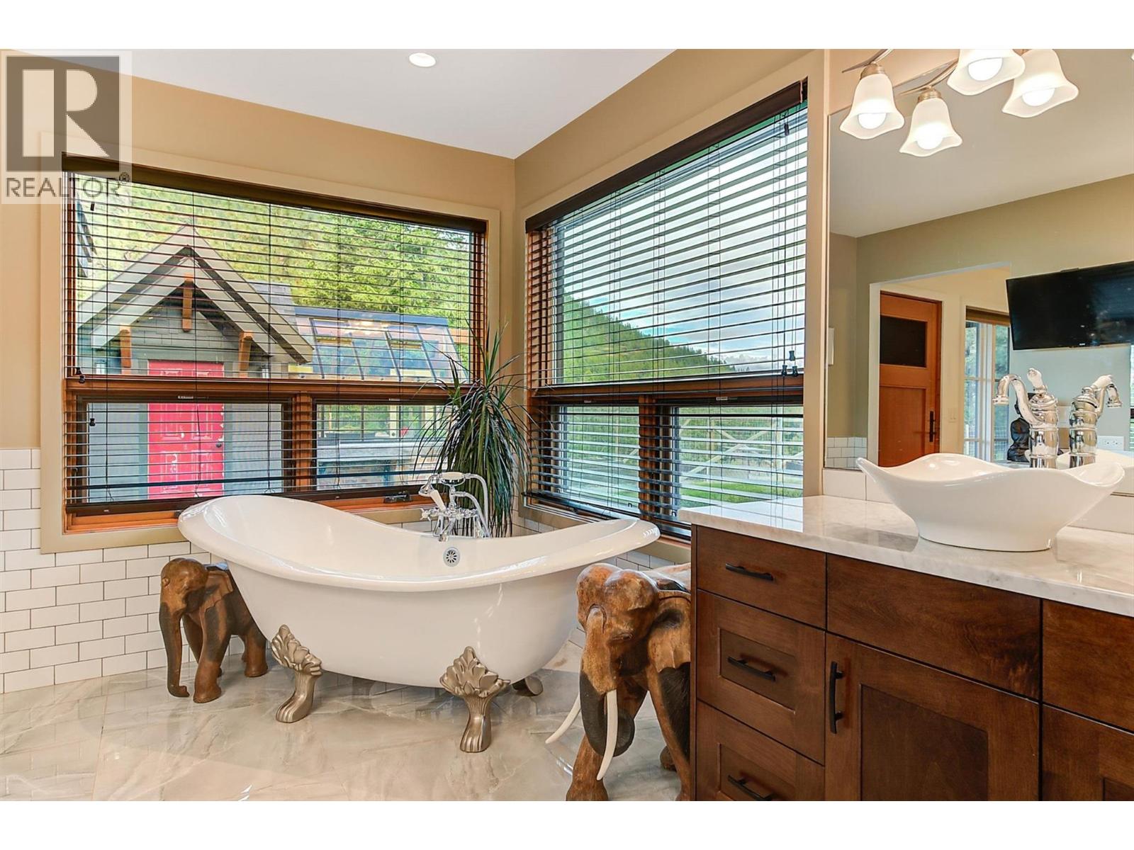  4495 Maxwell Road, Peachland