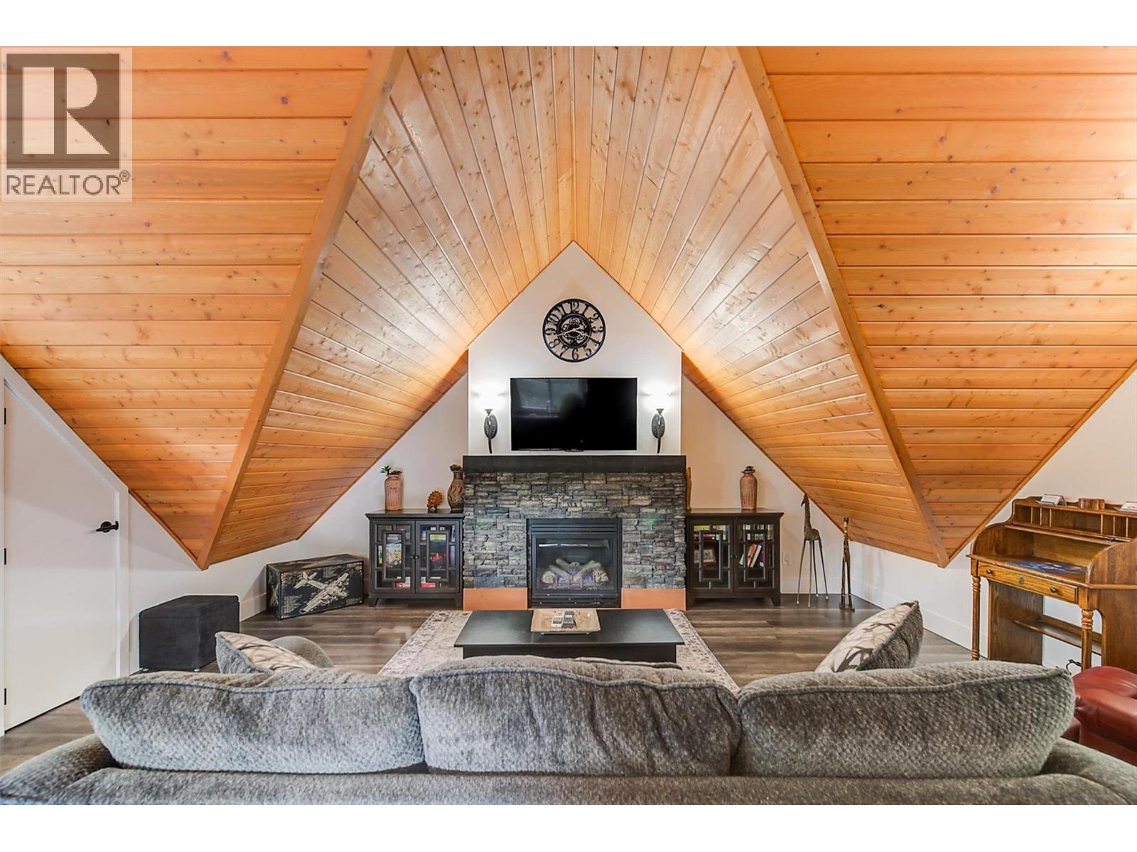  4495 Maxwell Road, Peachland