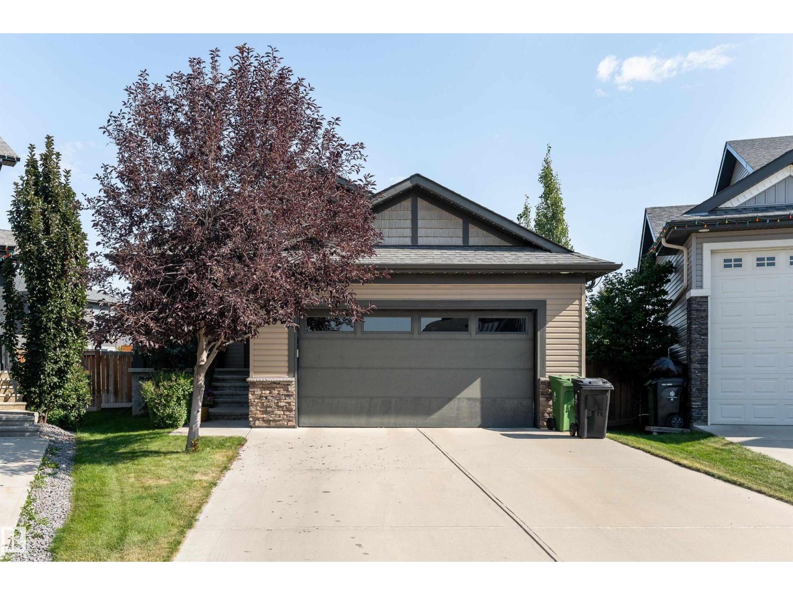 Photo 1 of 18 Elm St, Fort Saskatchewan AB