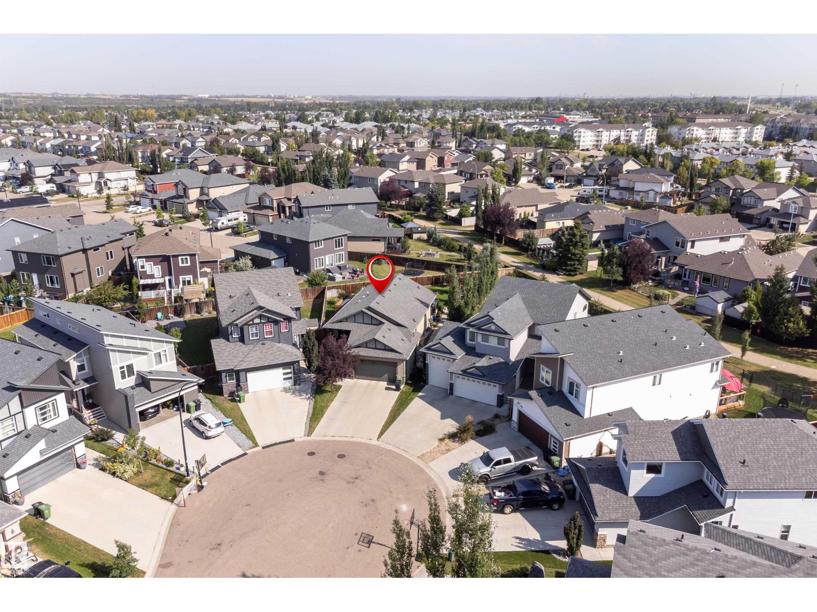 Photo 3 of 18 Elm St, Fort Saskatchewan AB