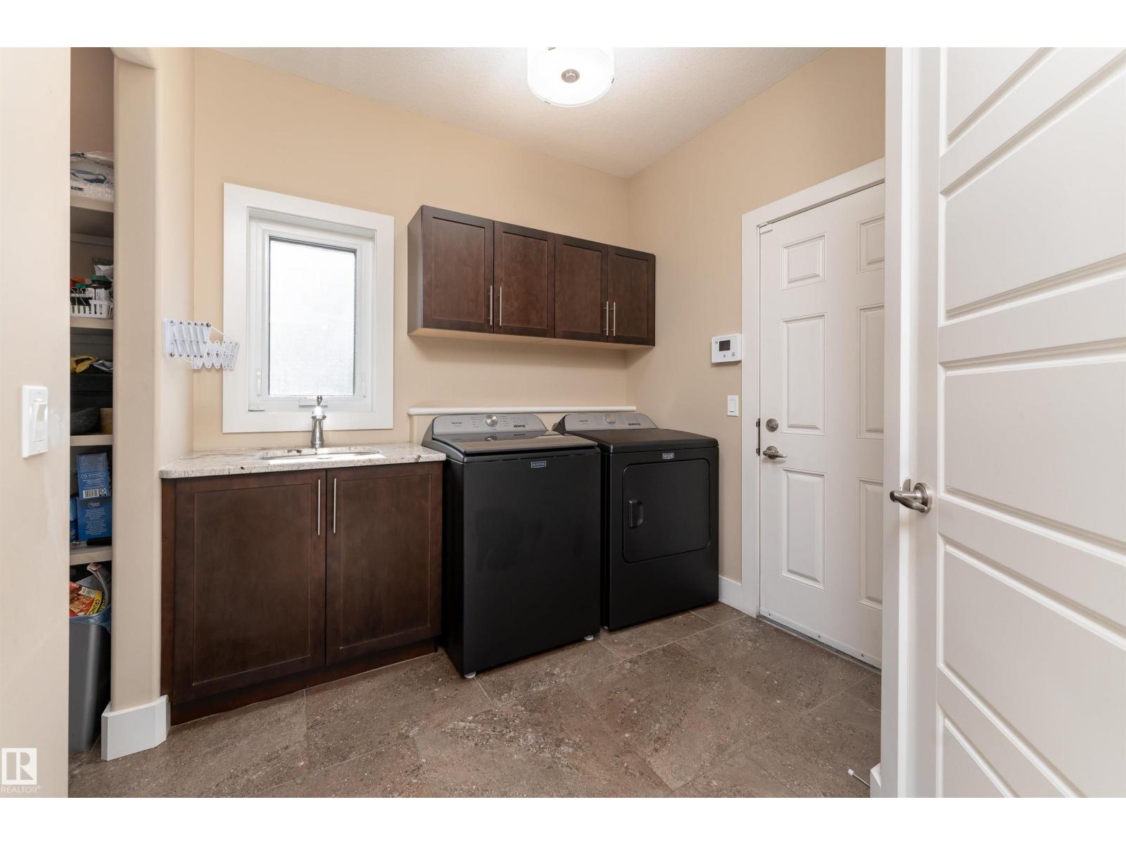 Photo 31 of 18 Elm St, Fort Saskatchewan AB