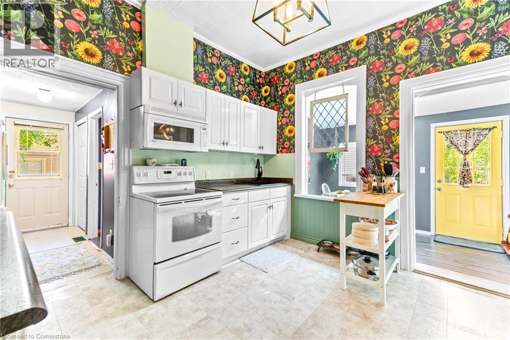 Photo 11 of 5 Metcalfe Street, Cambridge ON