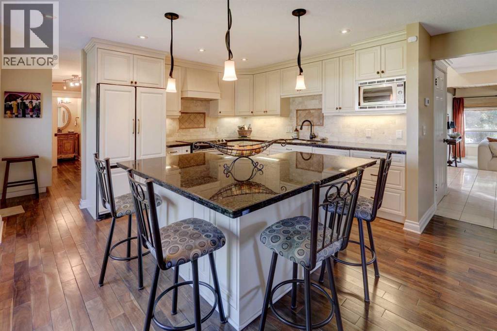 Photo 9 of 512 129 Avenue Se, Calgary AB