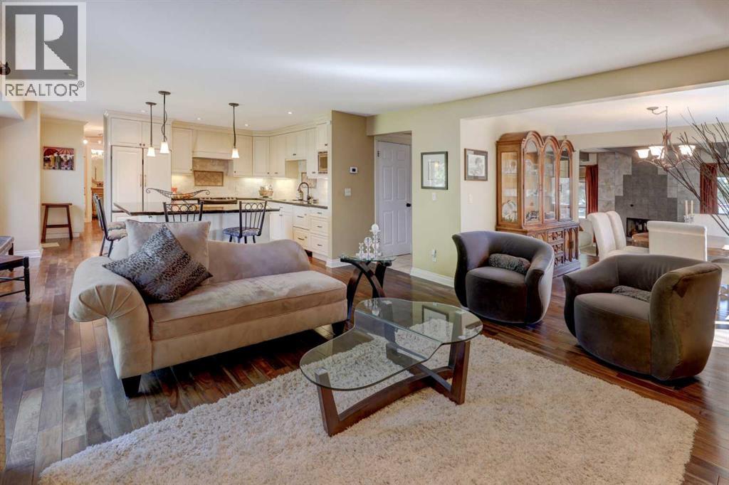 Photo 14 of 512 129 Avenue Se, Calgary AB