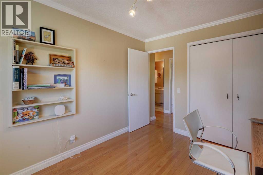 Photo 25 of 512 129 Avenue Se, Calgary AB