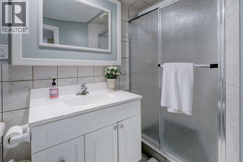 Photo 37 of 512 129 Avenue Se, Calgary AB