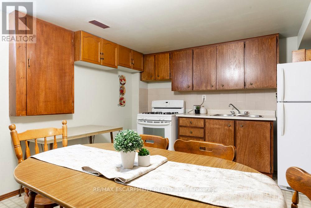 Photo 19 of 87 Strawberry Drive, Hamilton ON