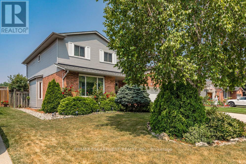 Photo 3 of 87 Strawberry Drive, Hamilton ON