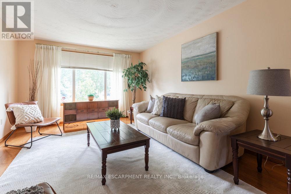 Photo 5 of 87 Strawberry Drive, Hamilton ON