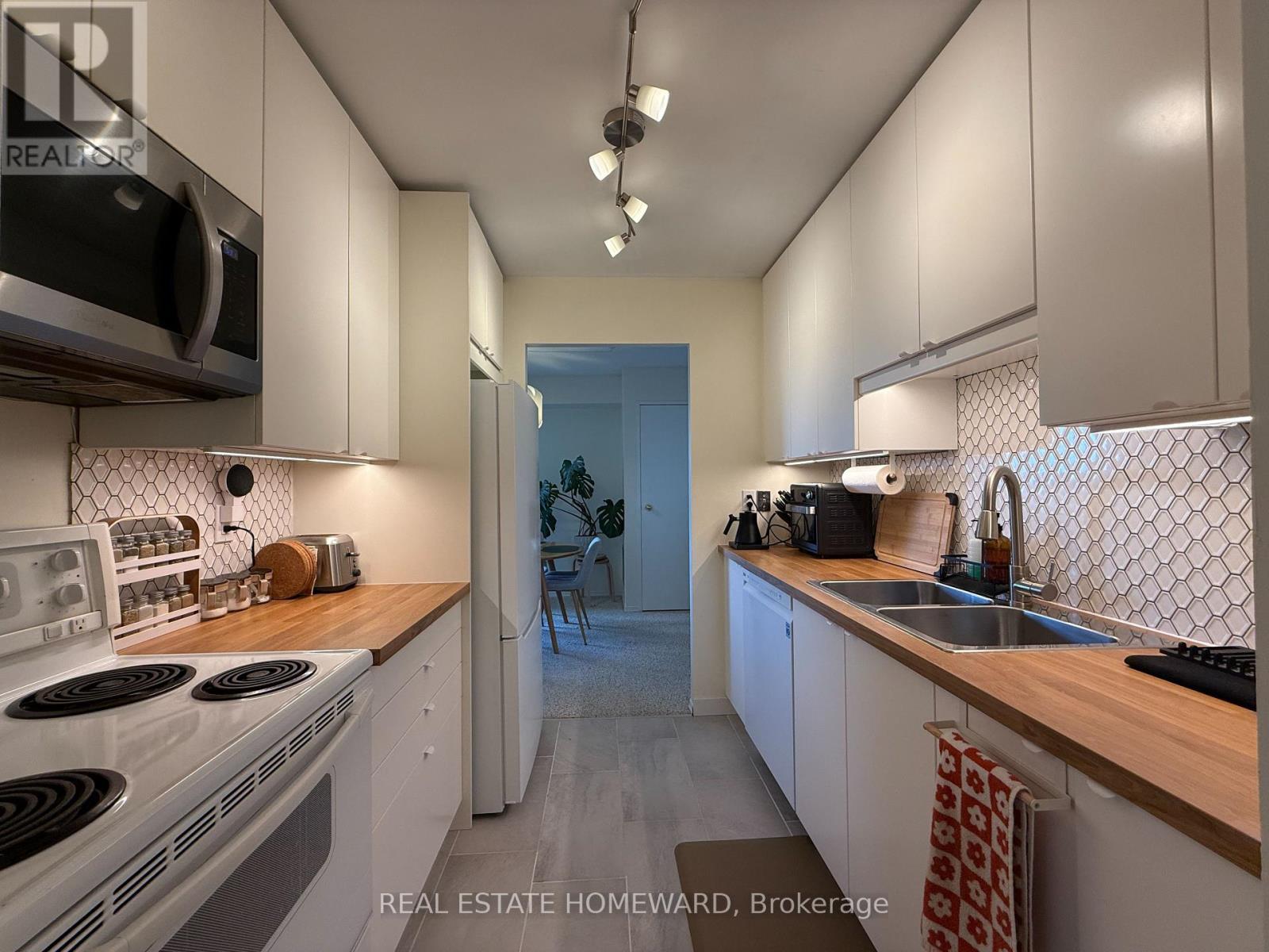 Photo 11 of 1505 860 Commissioners Road E, London South ON