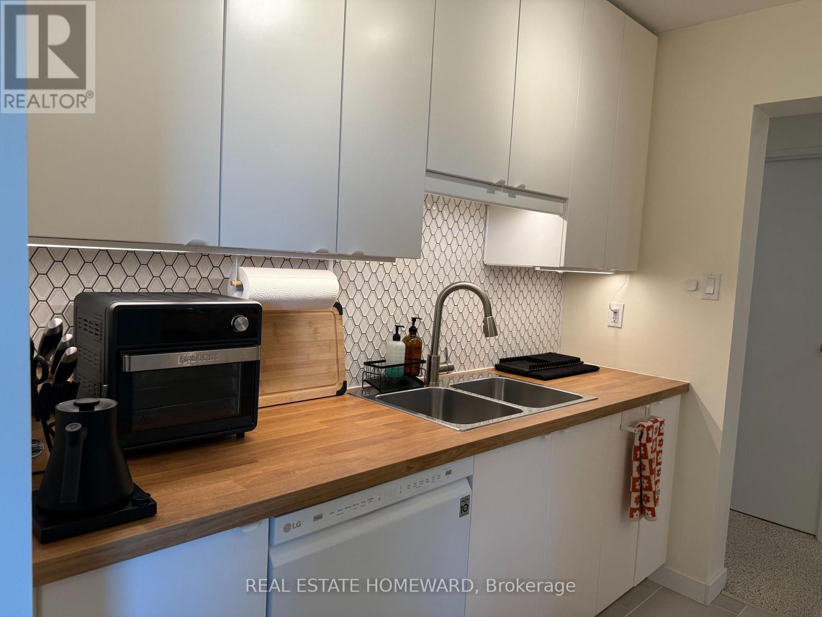 Photo 13 of 1505 860 Commissioners Road E, London South ON