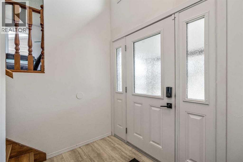 Photo 4 of 6017 57 Street, Taber AB